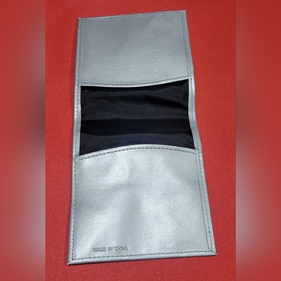 Mary Kay card holder - Picture 3 of 5